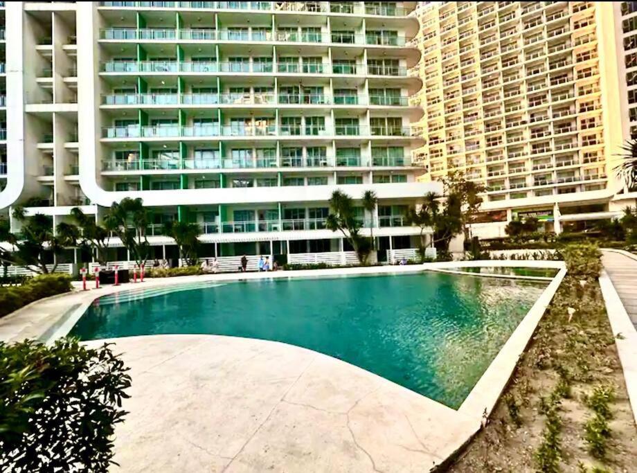 1br Club Pool View At Azure-maui * Manila