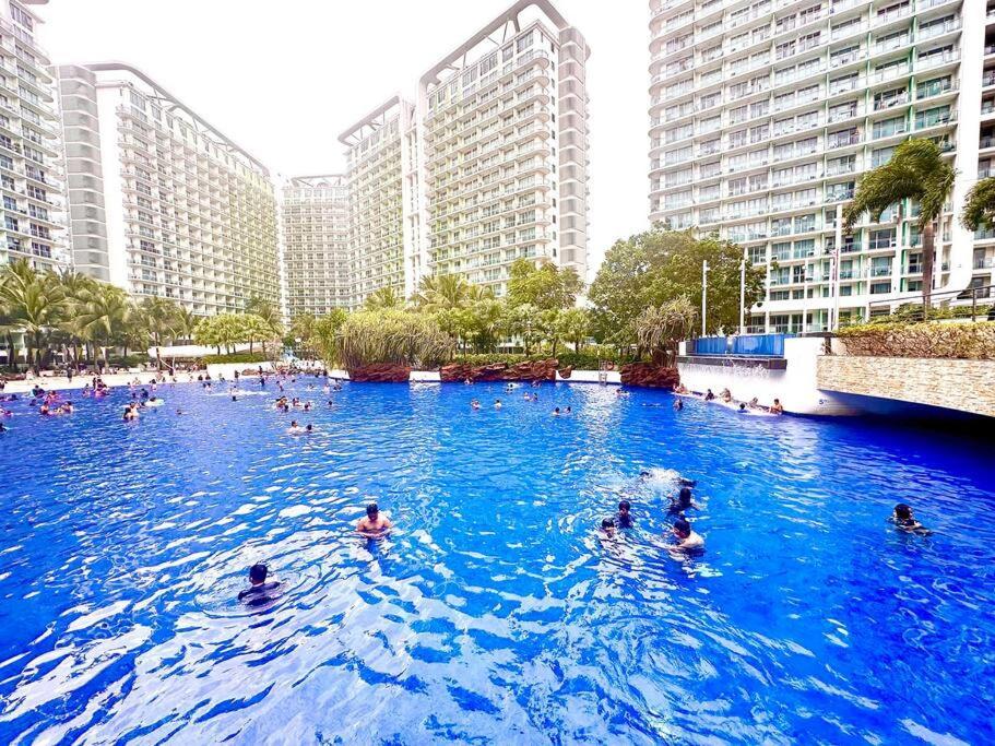 1br Club Pool View At Azure-maui * Manila
