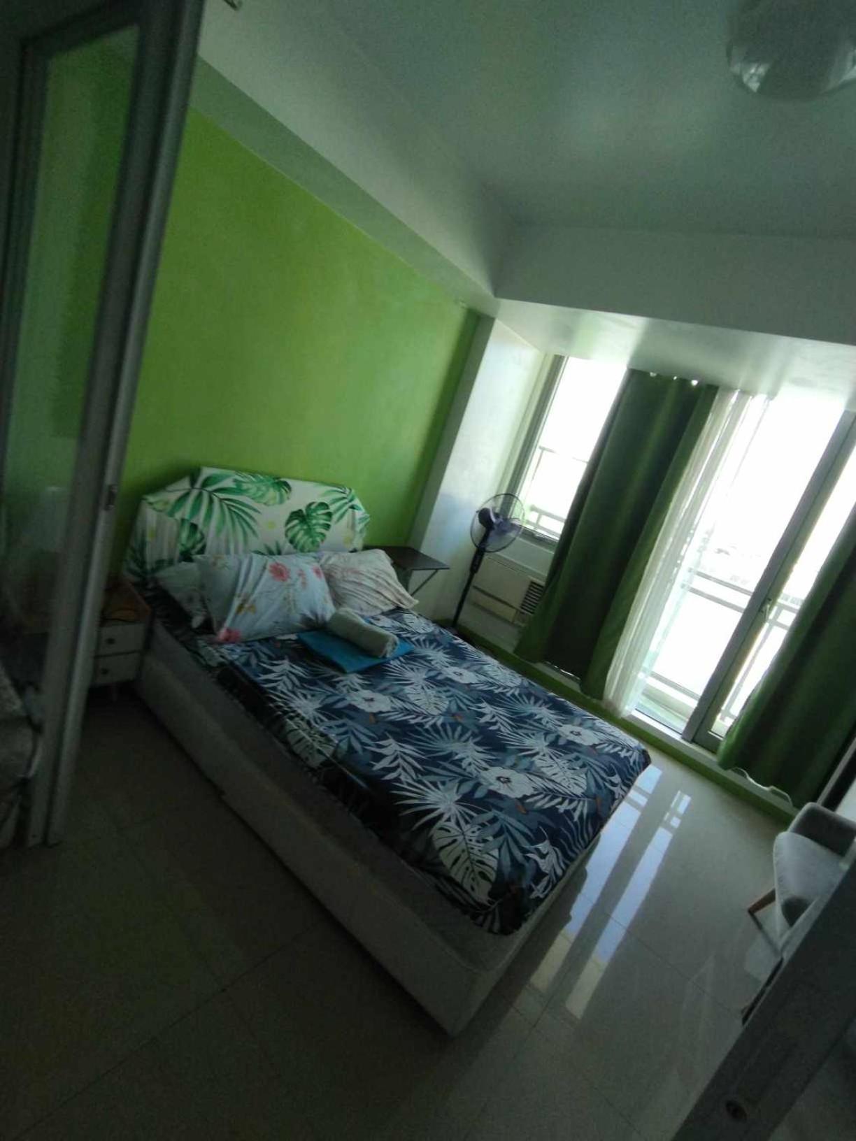 Sm Bicutan Condominium * Manila
