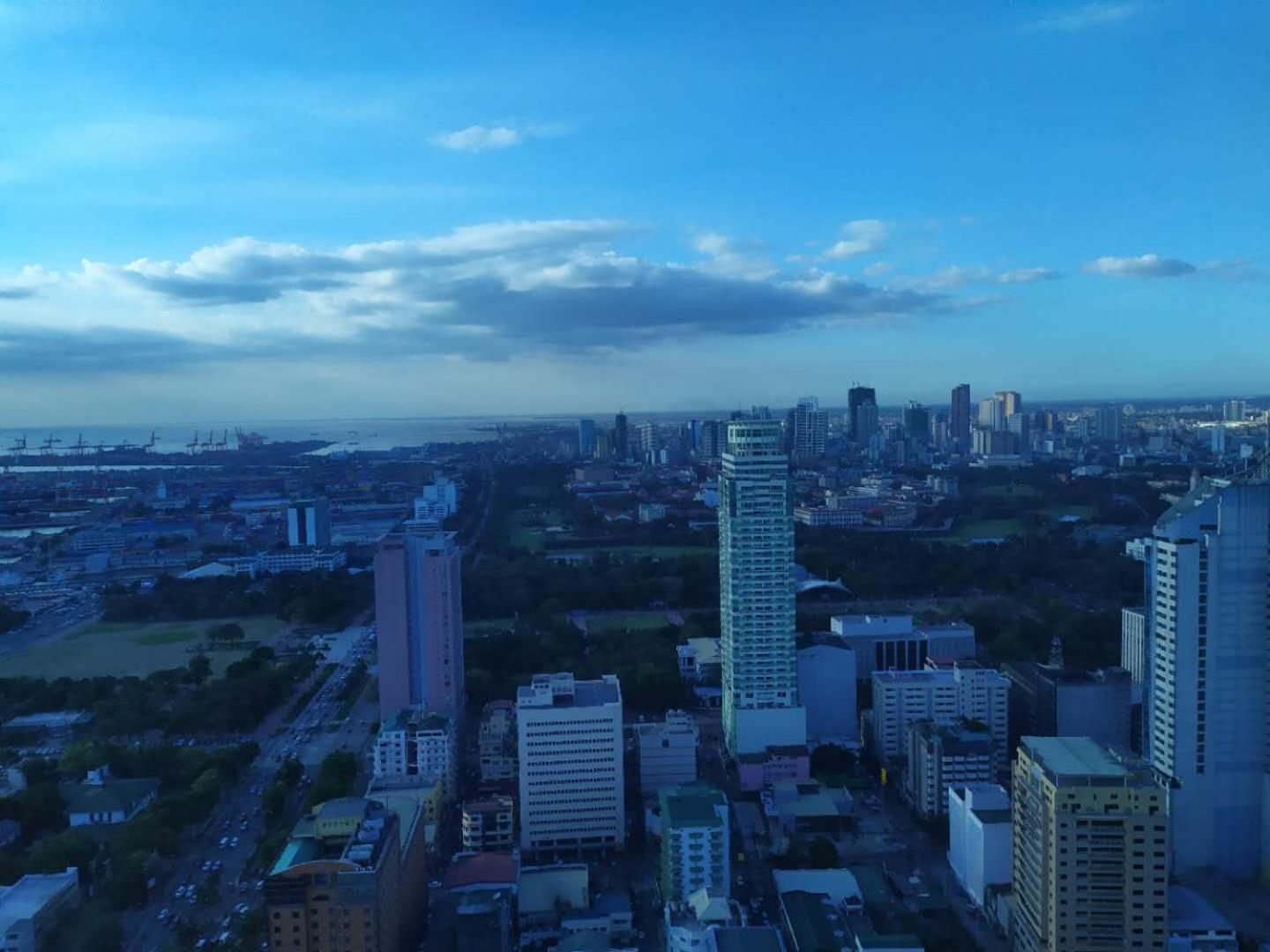 Dreamy Sunset Bay Apartment Manila
