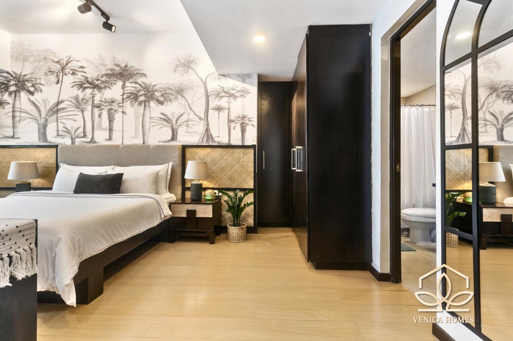 Tropical Oasis W/ The View Of Bgc + Netflix Apartment