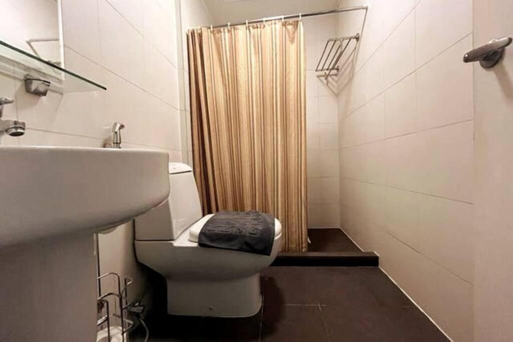 1br With Balcony Kl Tower, Greenbelt Near Aim Apartment