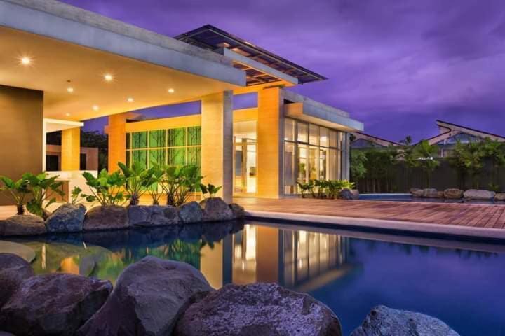 1 Bedroom Access Penthouse Unit * Manila