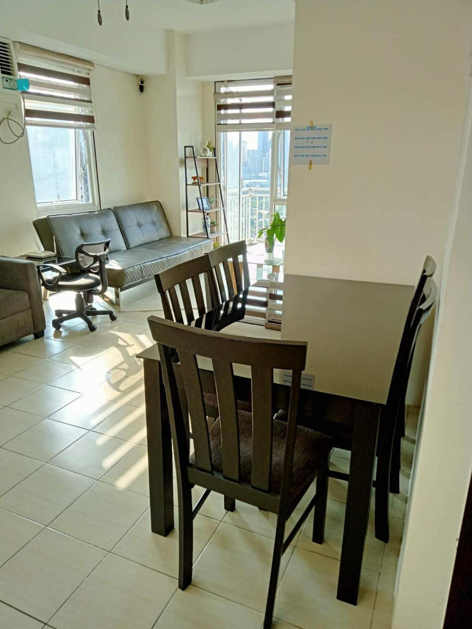 1 Bedroom Access Penthouse Unit Apartment Manila