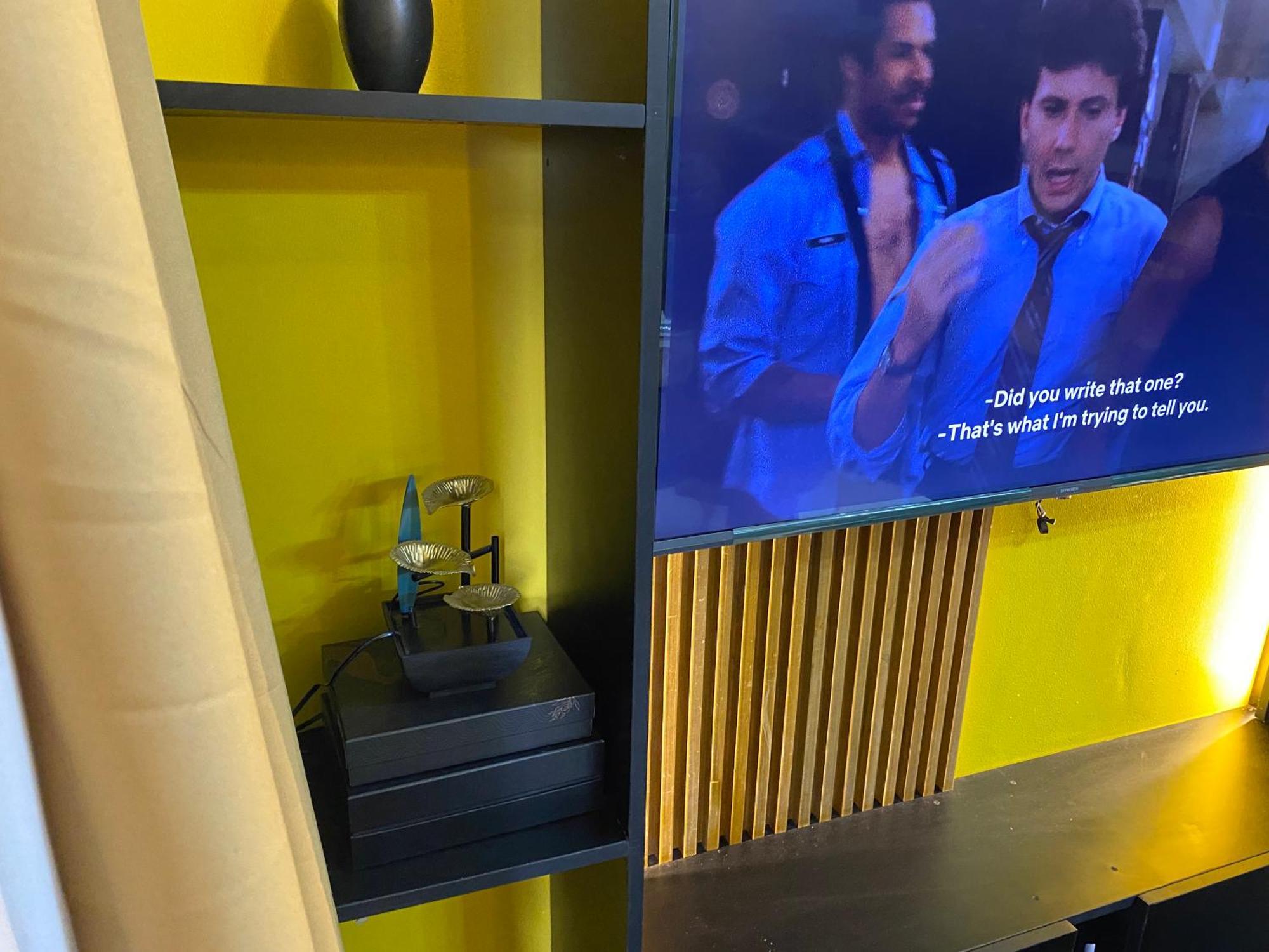 Laugh And Lounge 2 Bedroom Luxury Air Makati