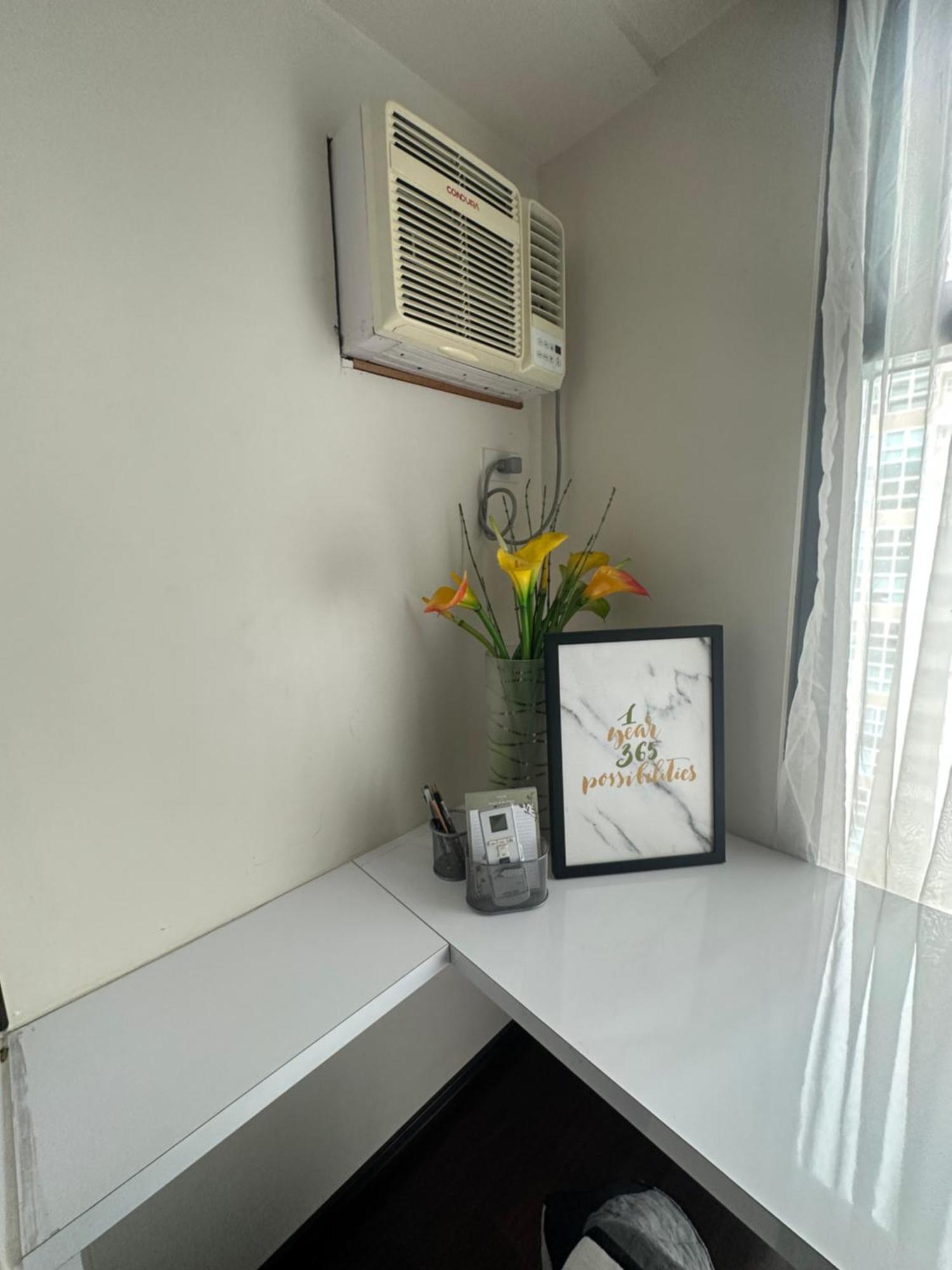 Single Bedroom With Private Toilet And Bath Homestay Manila