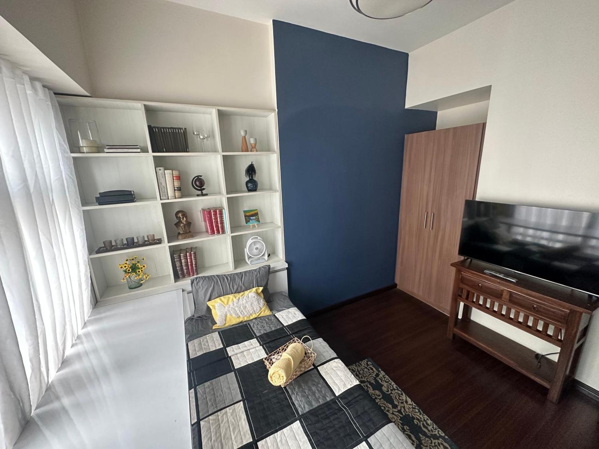 Single Bedroom With Private Toilet And Bath Homestay Manila