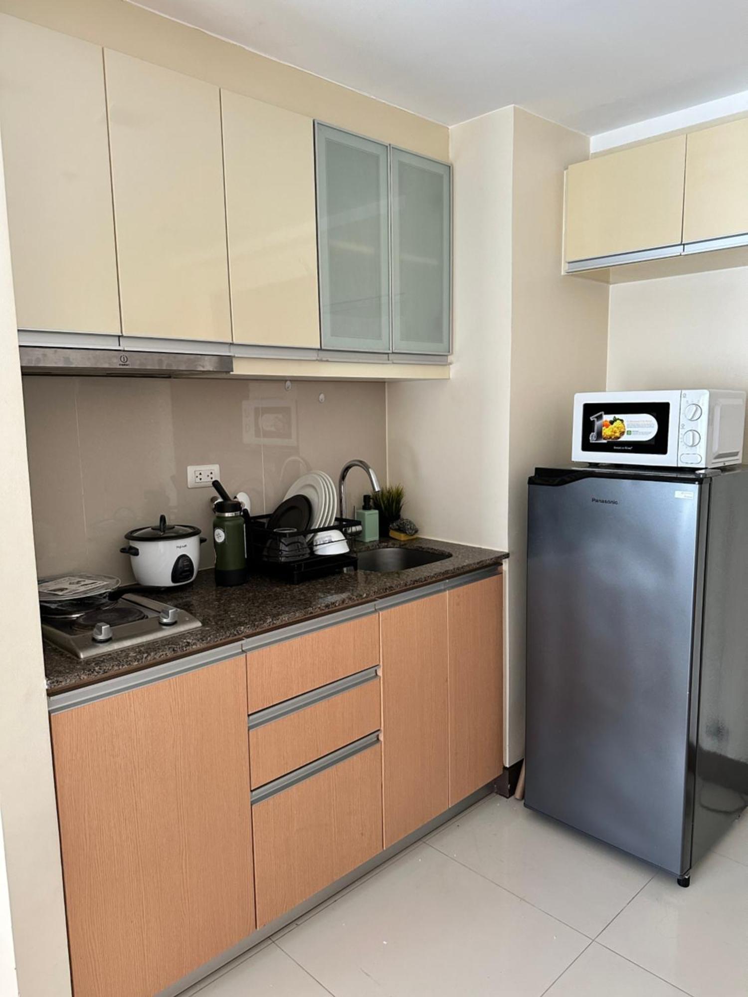 L Viceroy Taguig Apartment *
