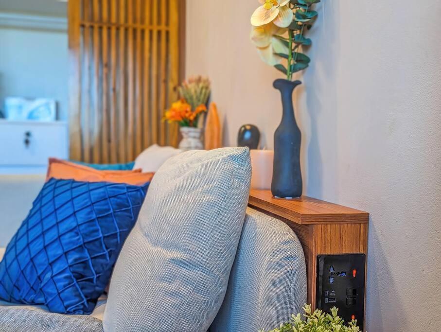 Apartment Stylish Moroccan Flair In Commonwealth Qc