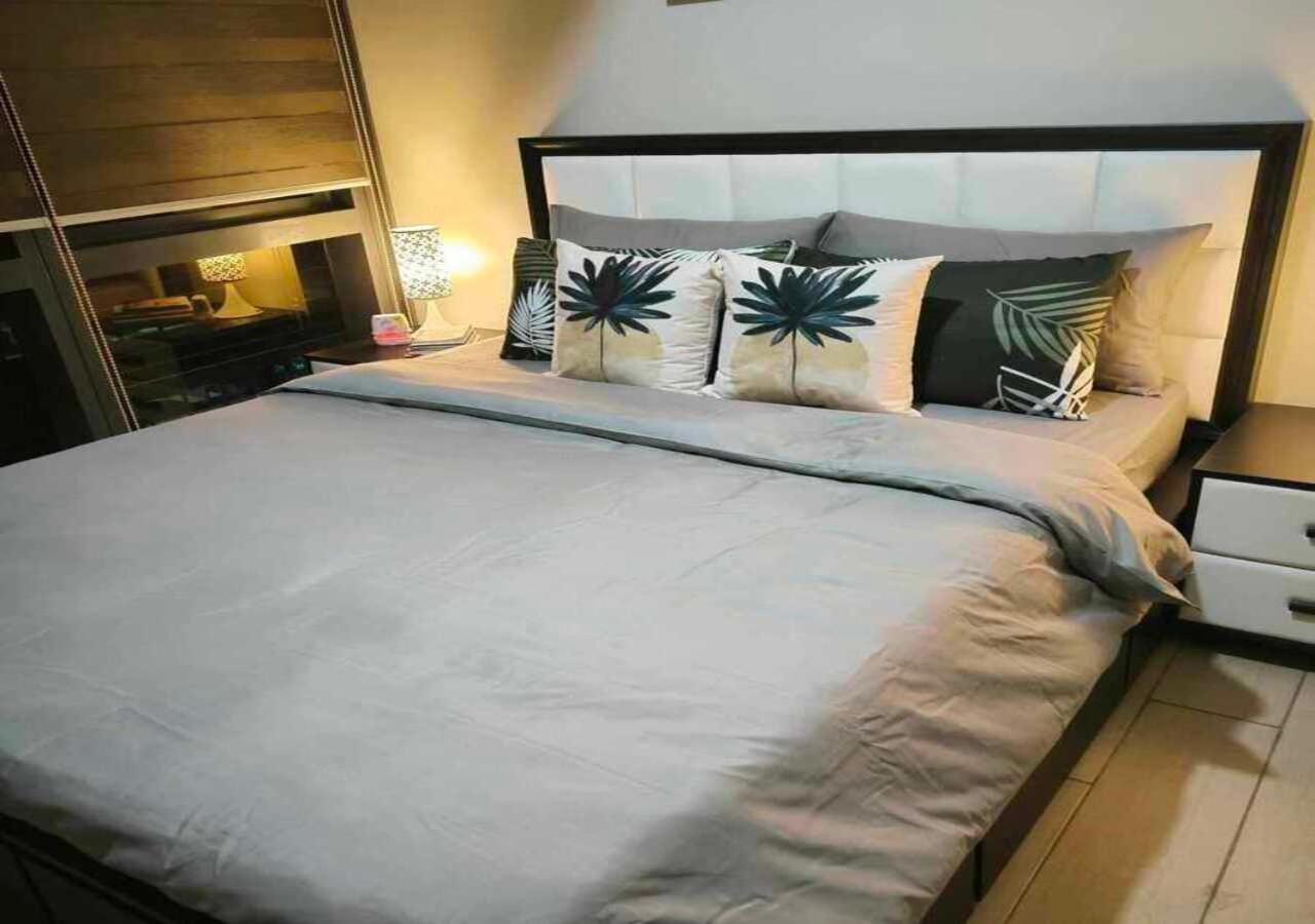 Avery's Place @ One Eastwood Avenue Apartment Manila