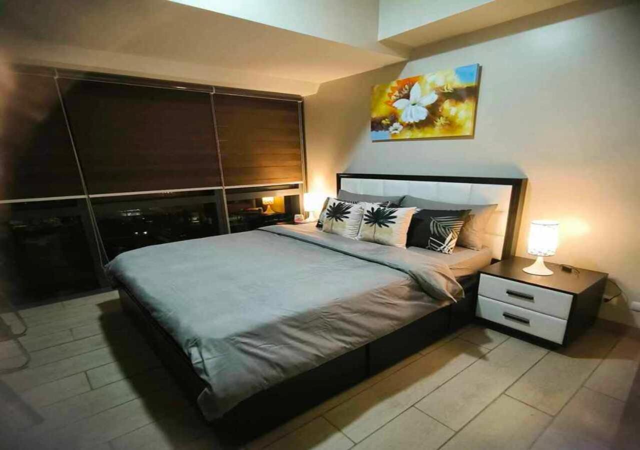 Avery's Place @ One Eastwood Avenue *
