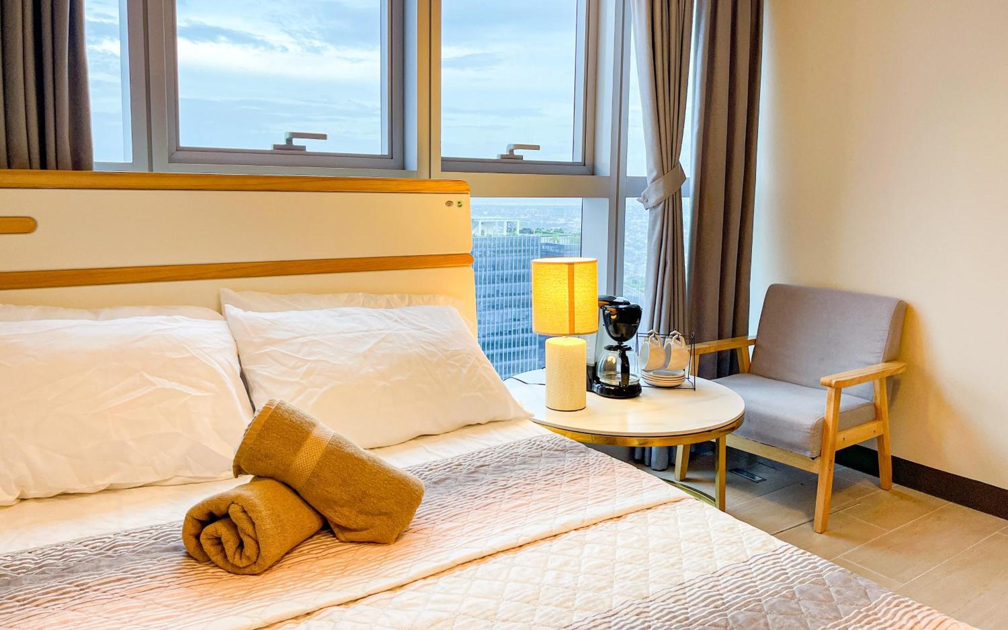 Bgc 2br Uptown Parksuites With Ps4 43 * Manila