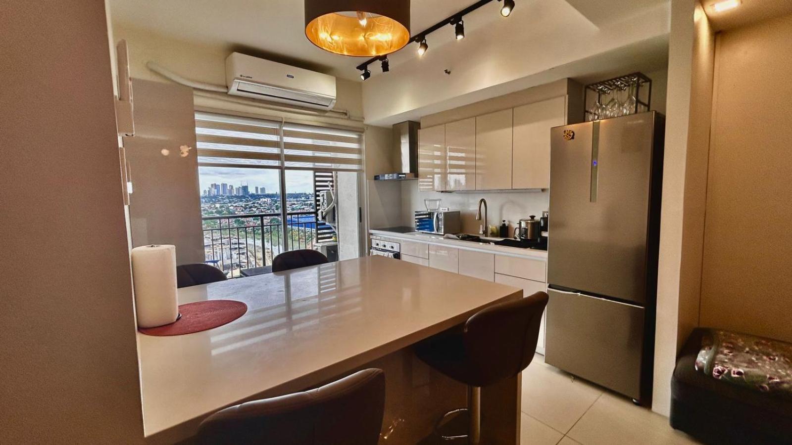 2 Bedroom Free Wifi & Netflix - Circulo Verde, Eastwood Libis, Quezon