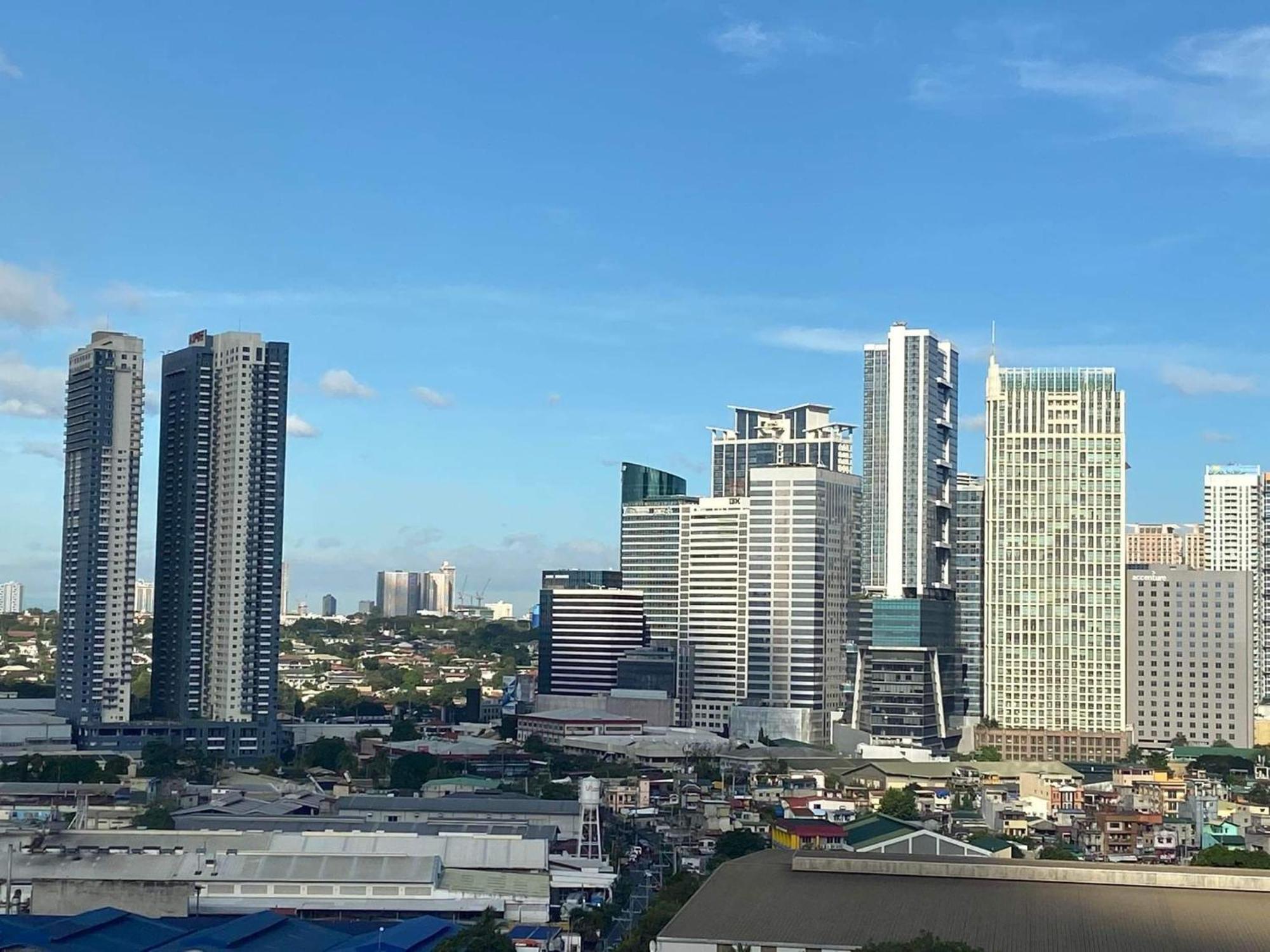 Apartment 2 Bedroom Free Wifi & Netflix - Circulo Verde, Eastwood Libis, Quezon