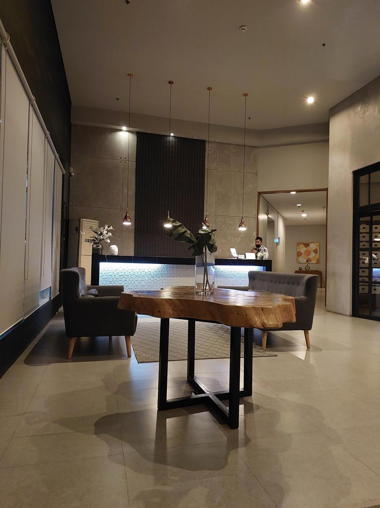 Apartment 2 Bedroom Free Wifi & Netflix - Circulo Verde, Eastwood Libis, Quezon Manila