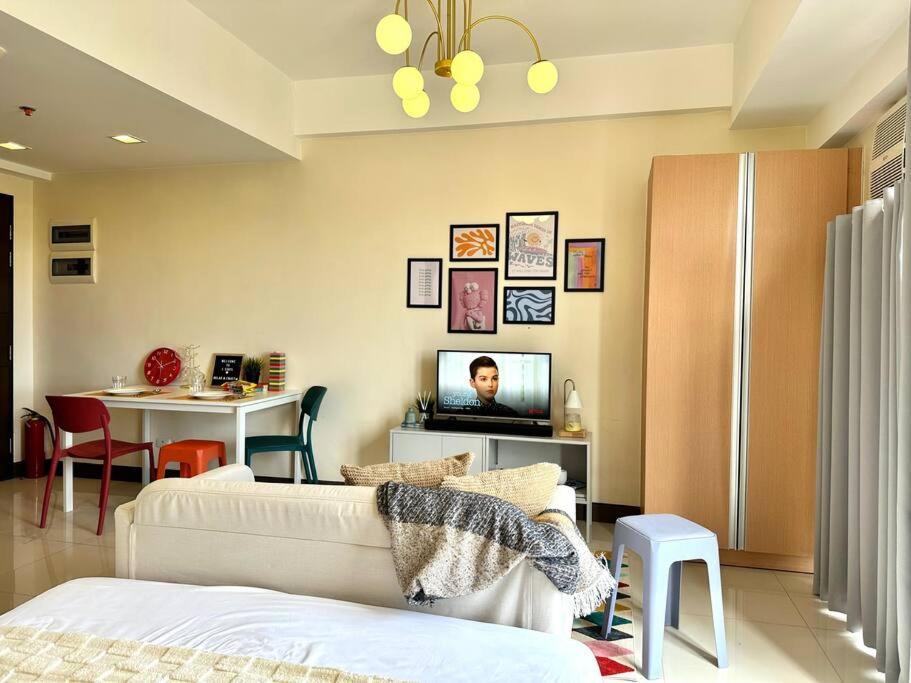 L Viceroy Taguig Apartment *