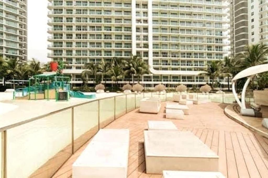 Azure Skyview 1br Netflix Karaoke Ps3 Airport Holiday home *