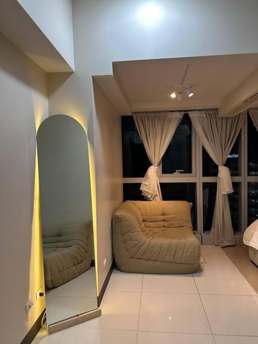 Classy And Spacious 1br-t1 Apartment
