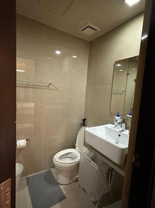 Classy And Spacious 1br-t1 *