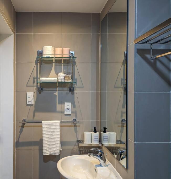 Apartment Stylish Moroccan Flair In Commonwealth Qc