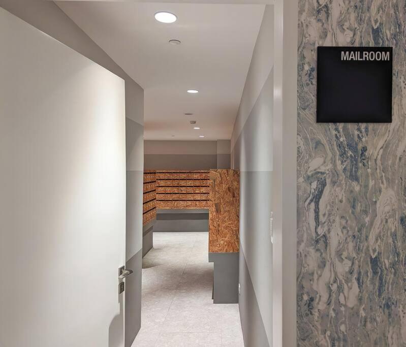 Apartment Stylish Moroccan Flair In Commonwealth Qc *