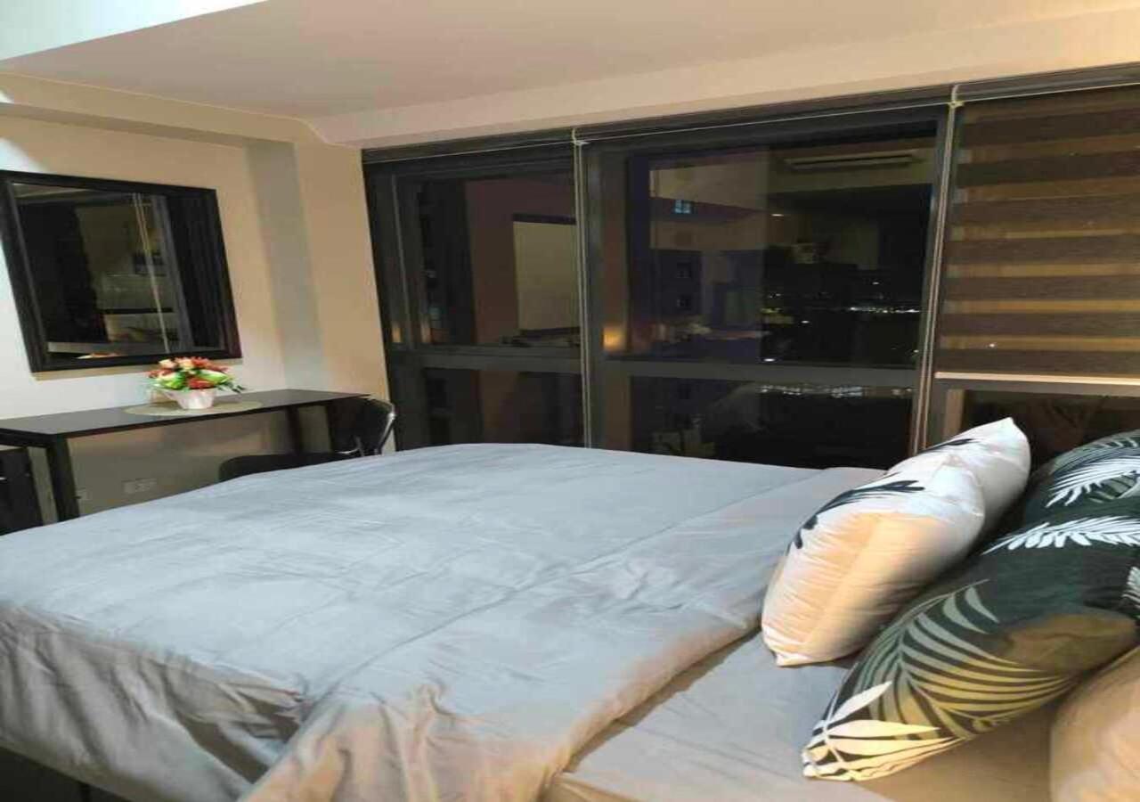 Avery's Place @ One Eastwood Avenue Apartment *