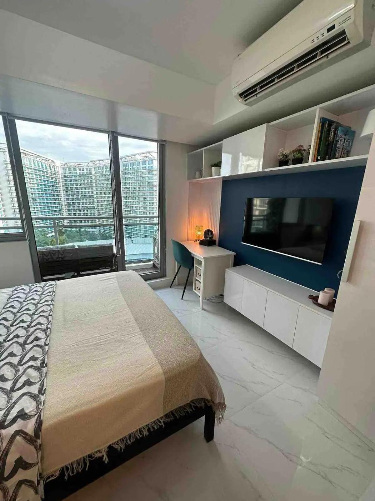 Riel's Condotel In Azure Beach Residences Aparthotel *