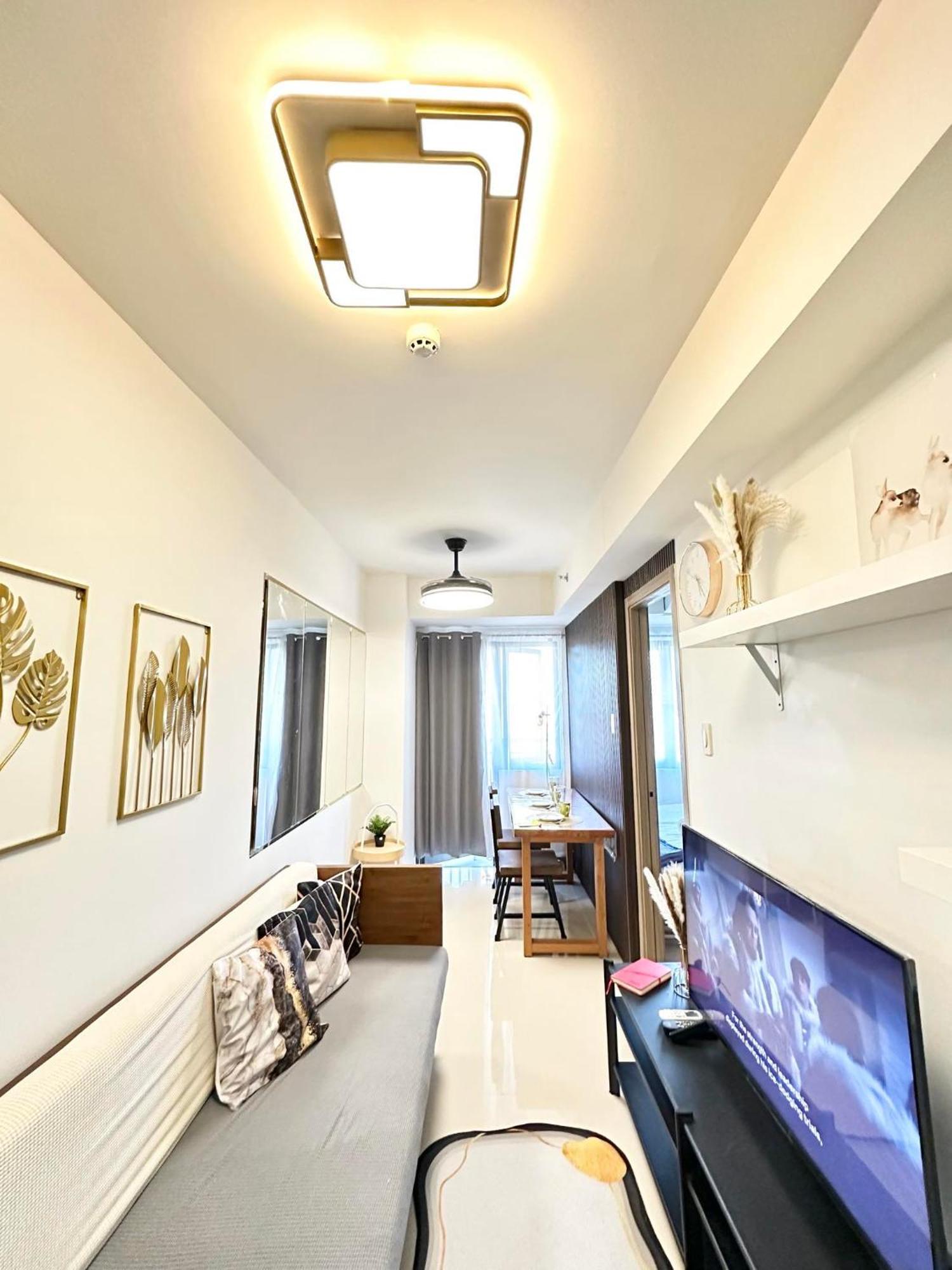 Mall Of Moa S Residences , Ikea Pasay , Naia Airport , Bay