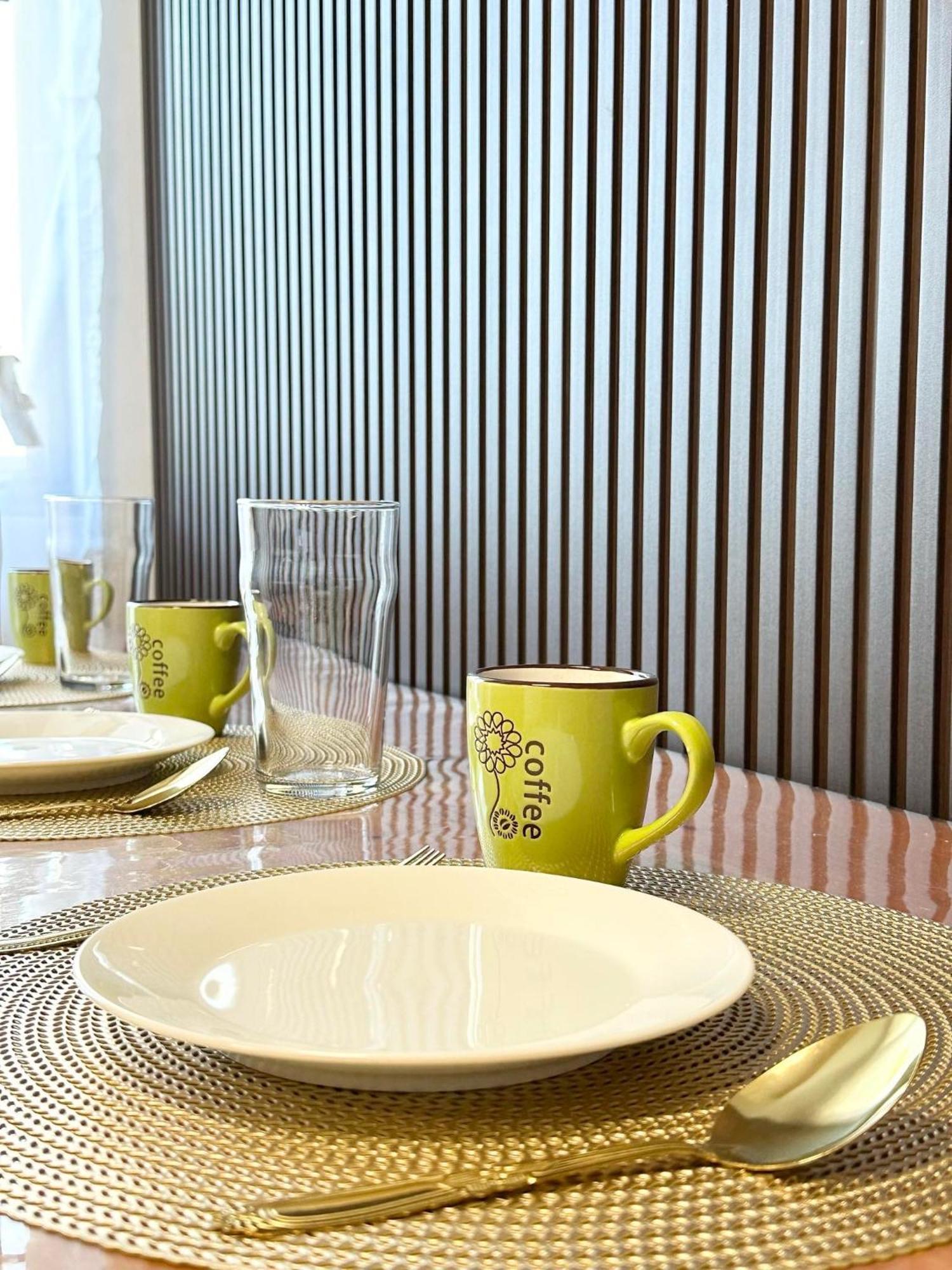 Apartment Mall Of Moa S Residences , Ikea Pasay , Naia Airport , Bay