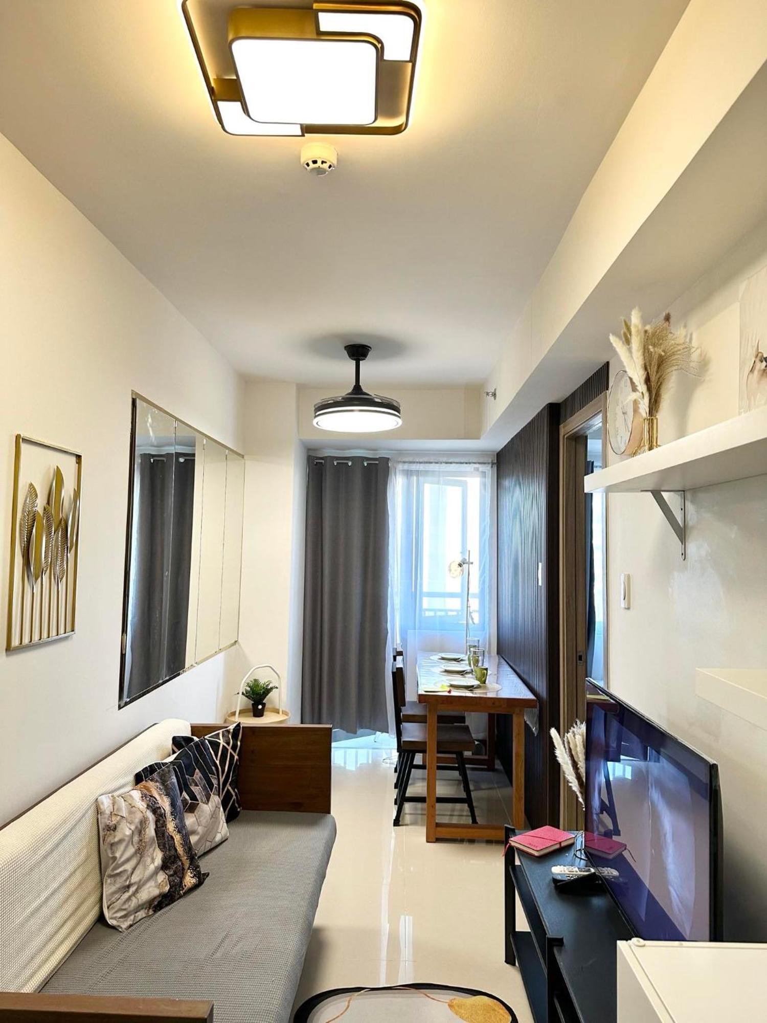 Mall Of Moa S Residences , Ikea Pasay , Naia Airport , Bay Apartment Manila