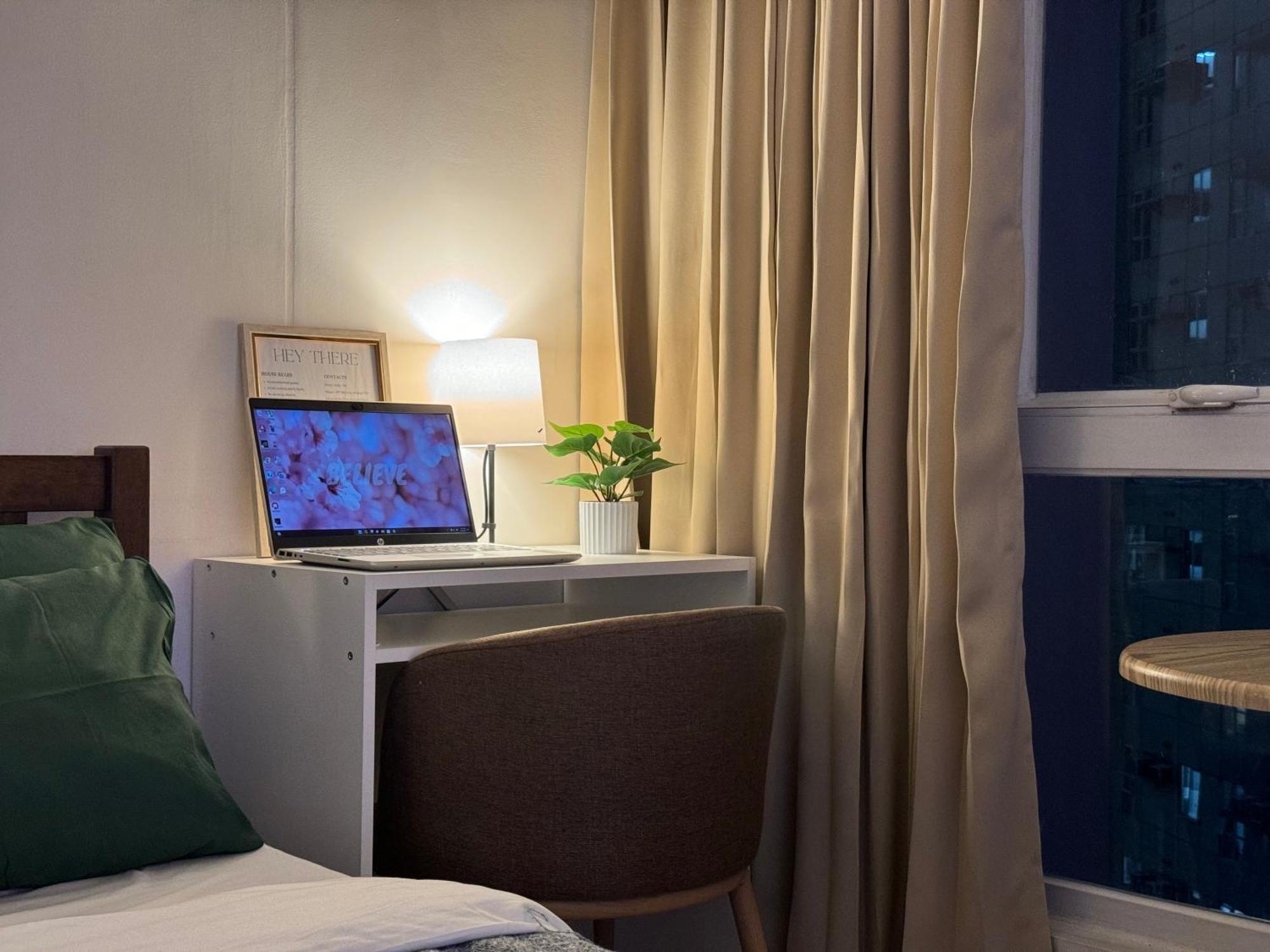 Apartment Camari Mandaluyong Staycation 2 With Ps4, 400mbps Wifi, Pool, Netflix Near Mrt Boni, Bgc, Megamall, Makati