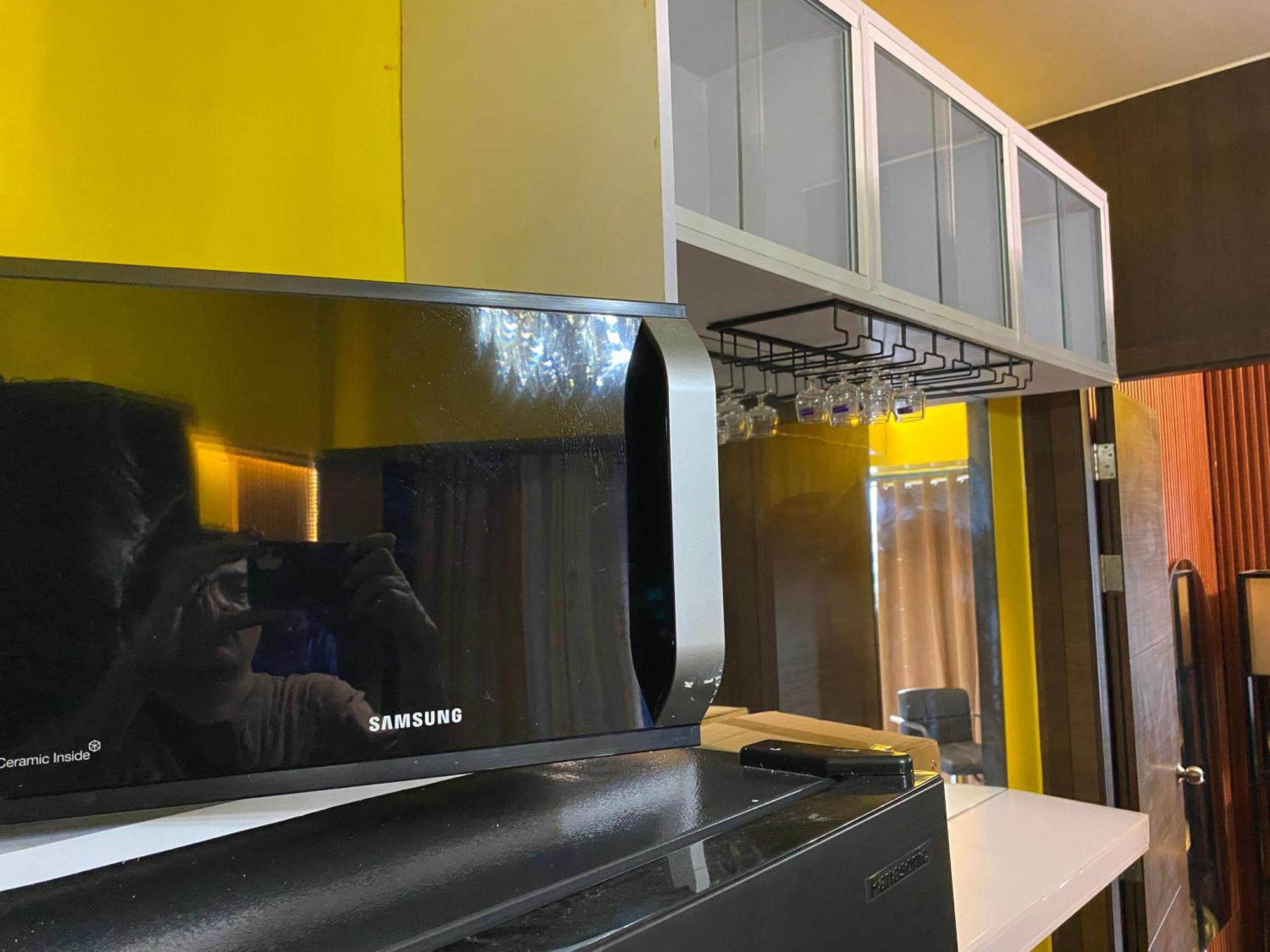 Laugh And Lounge 2 Bedroom Luxury Air Makati Apartment Manila