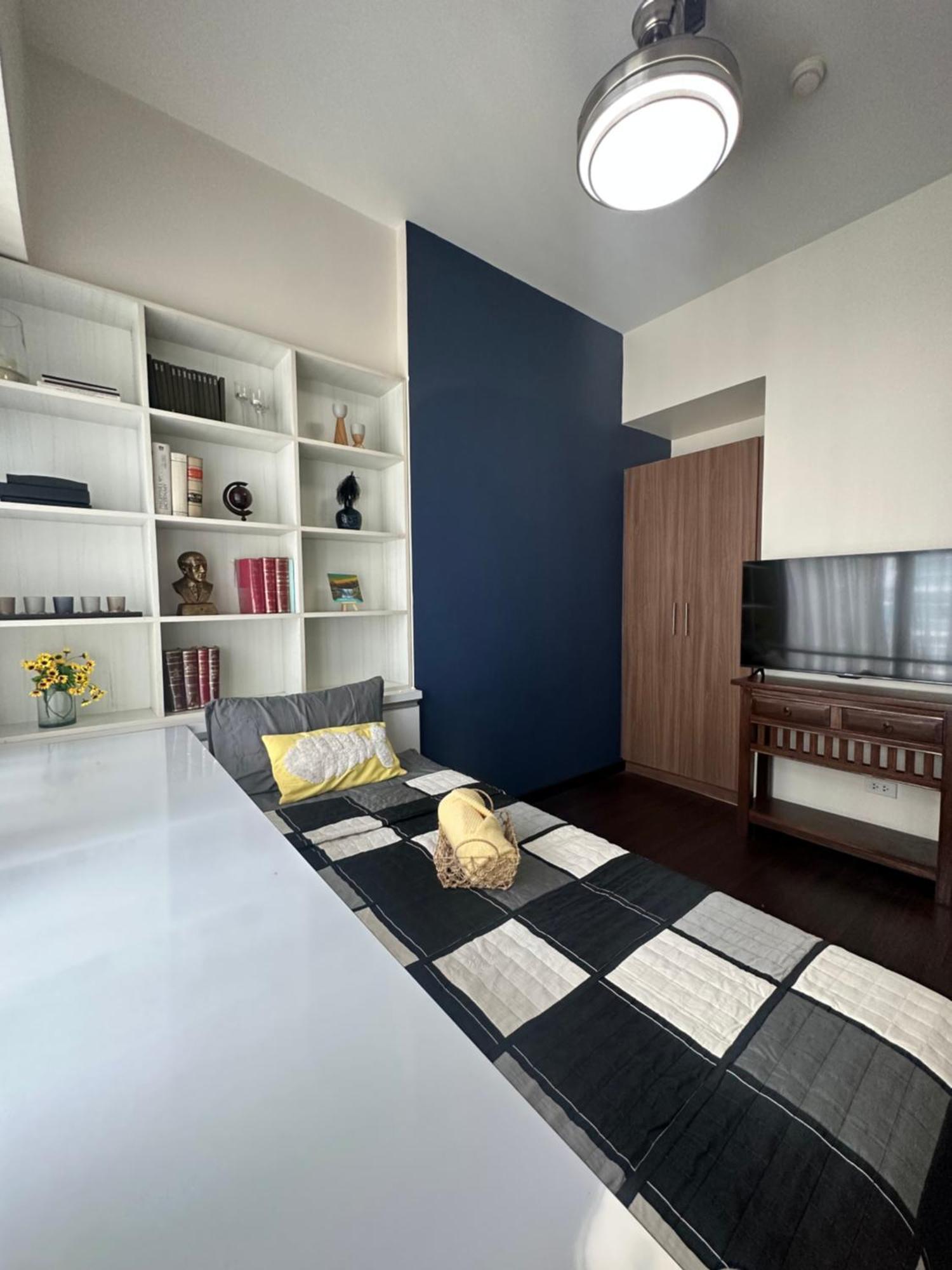 Homestay Single Bedroom With Private Toilet And Bath Manila