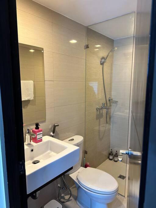 L Viceroy Taguig