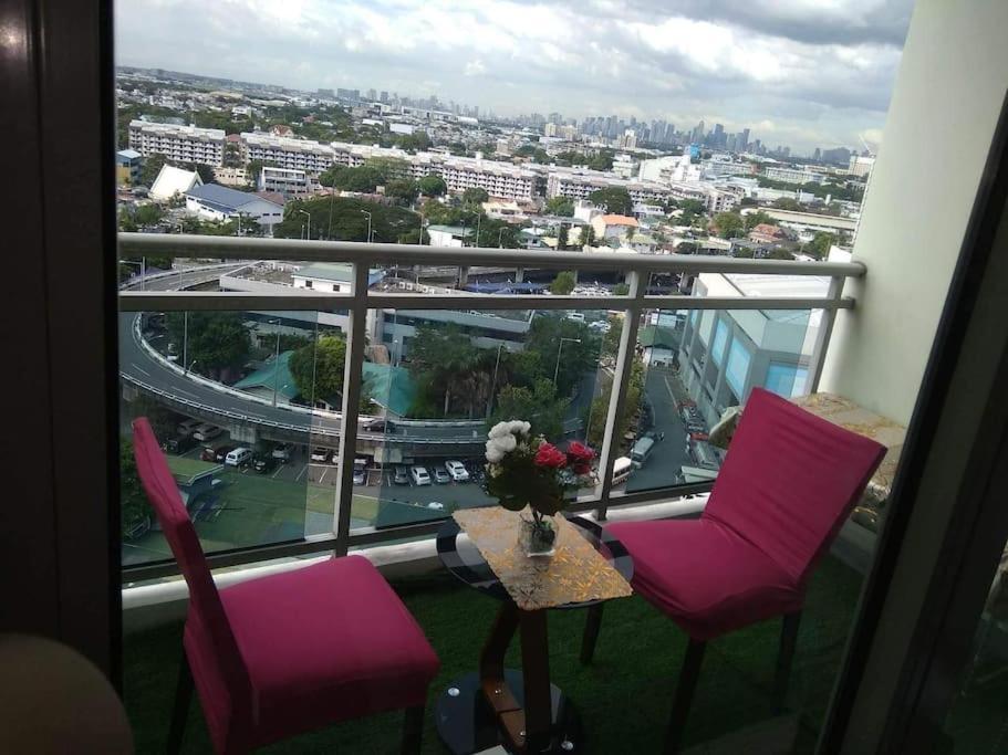 Azure Skyview 1br Netflix Karaoke Ps3 Airport Holiday home Manila