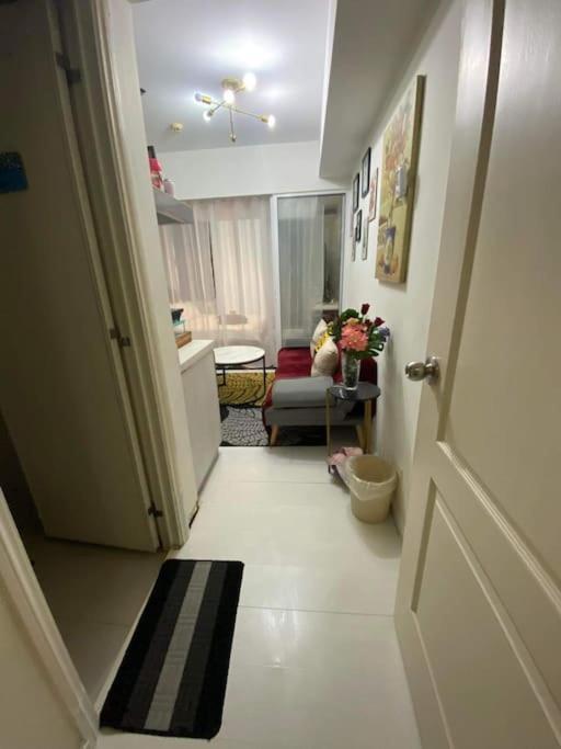 Azure Skyview 1br Netflix Karaoke Ps3 Airport Manila