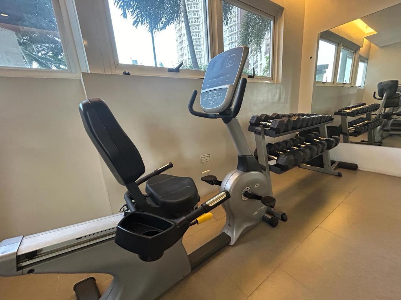 Apartment 2 Bedroom Free Wifi & Netflix - Circulo Verde, Eastwood Libis, Quezon