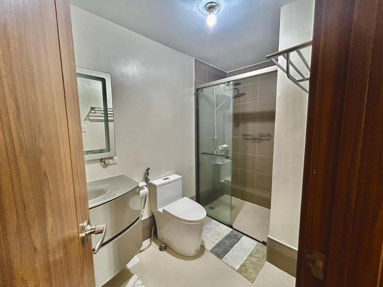 Apartment 2 Bedroom Free Wifi & Netflix - Circulo Verde, Eastwood Libis, Quezon *