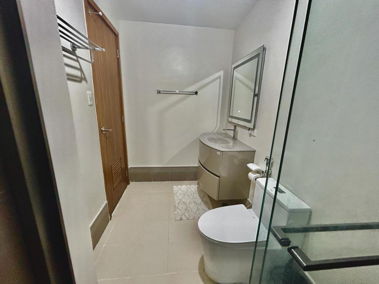 2 Bedroom Free Wifi & Netflix - Circulo Verde, Eastwood Libis, Quezon Apartment *