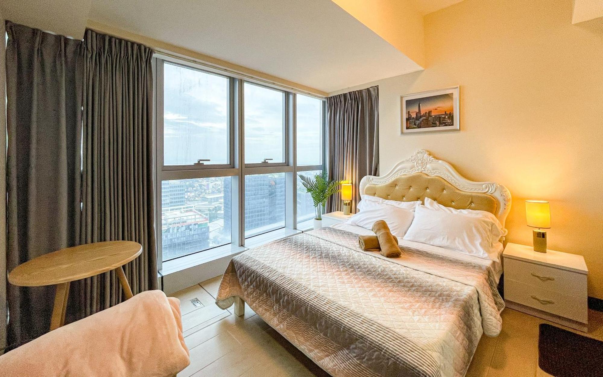 Bgc 2br Uptown Parksuites With Ps4 43 Apartment