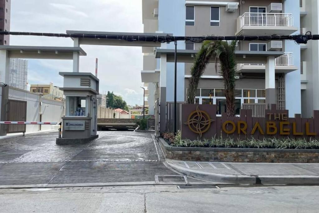 Dmci Theorabella Qc, 1 Bedroom W/bal In Cubao38sqm Apartment