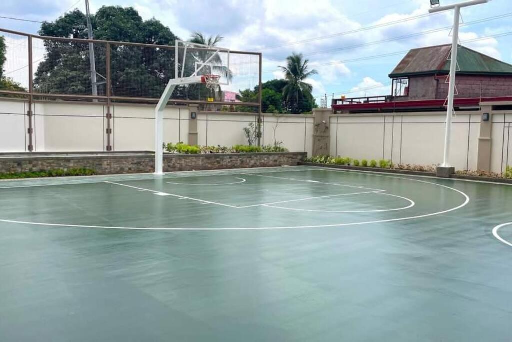Dmci Theorabella Qc, 1 Bedroom W/bal In Cubao38sqm