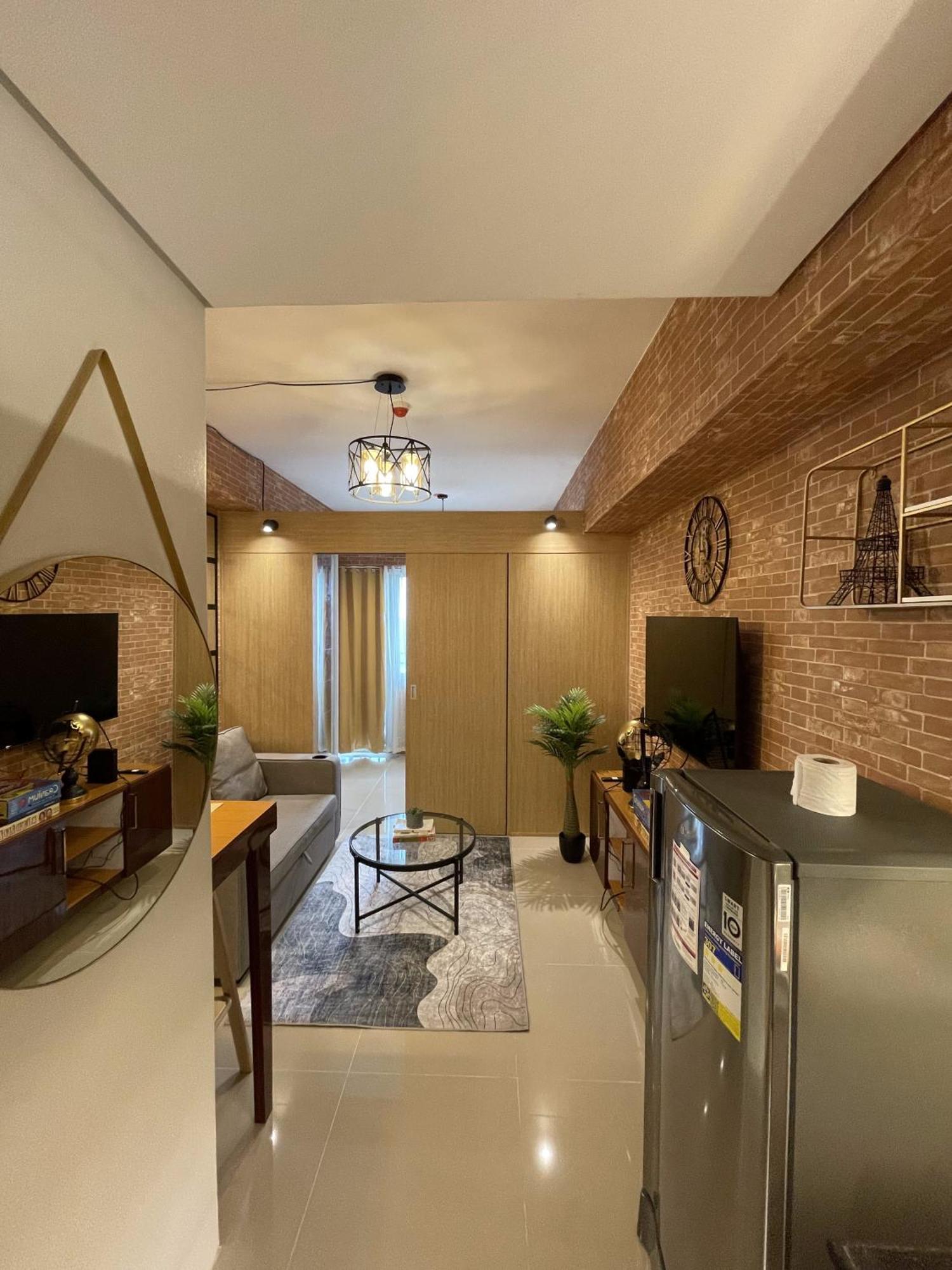 Apartment Grass Residences Industrial-themed Staycation