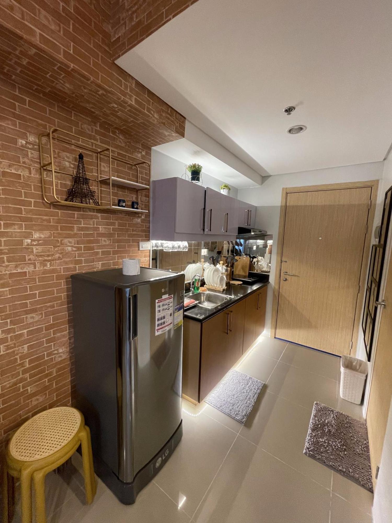 Grass Residences Industrial-themed Staycation * Manila