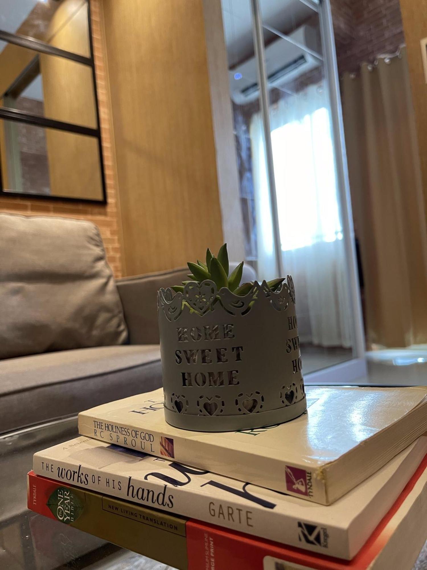 Apartment Grass Residences Industrial-themed Staycation
