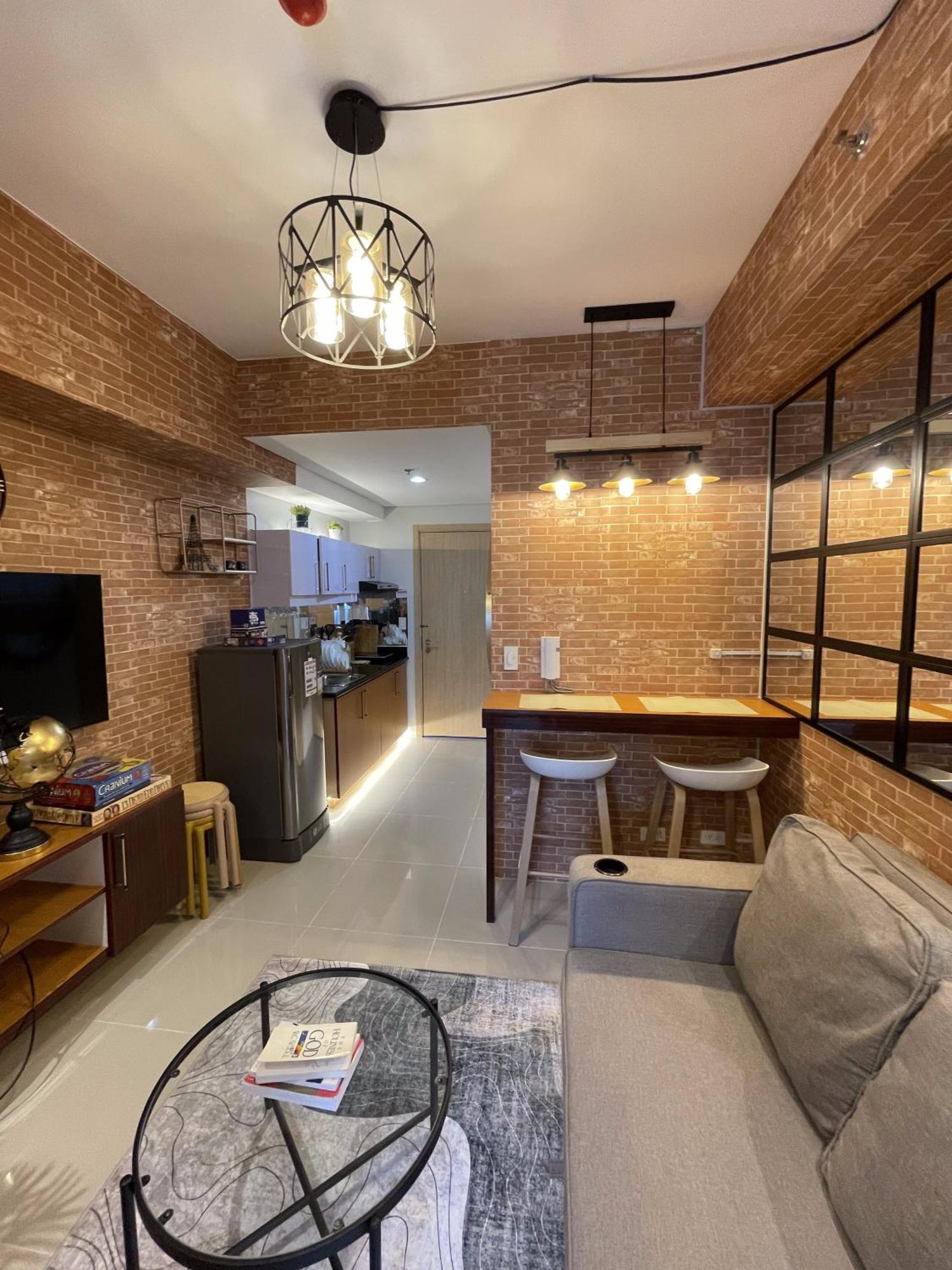 Grass Residences Industrial-themed Staycation * Manila