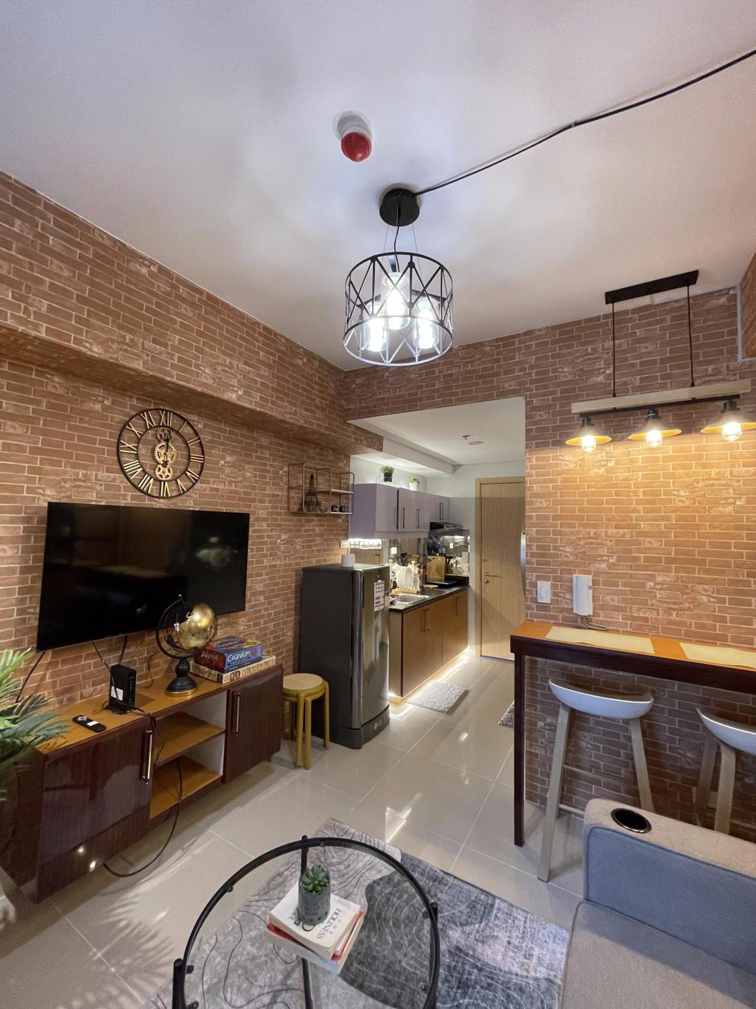 Grass Residences Industrial-themed Staycation * Manila