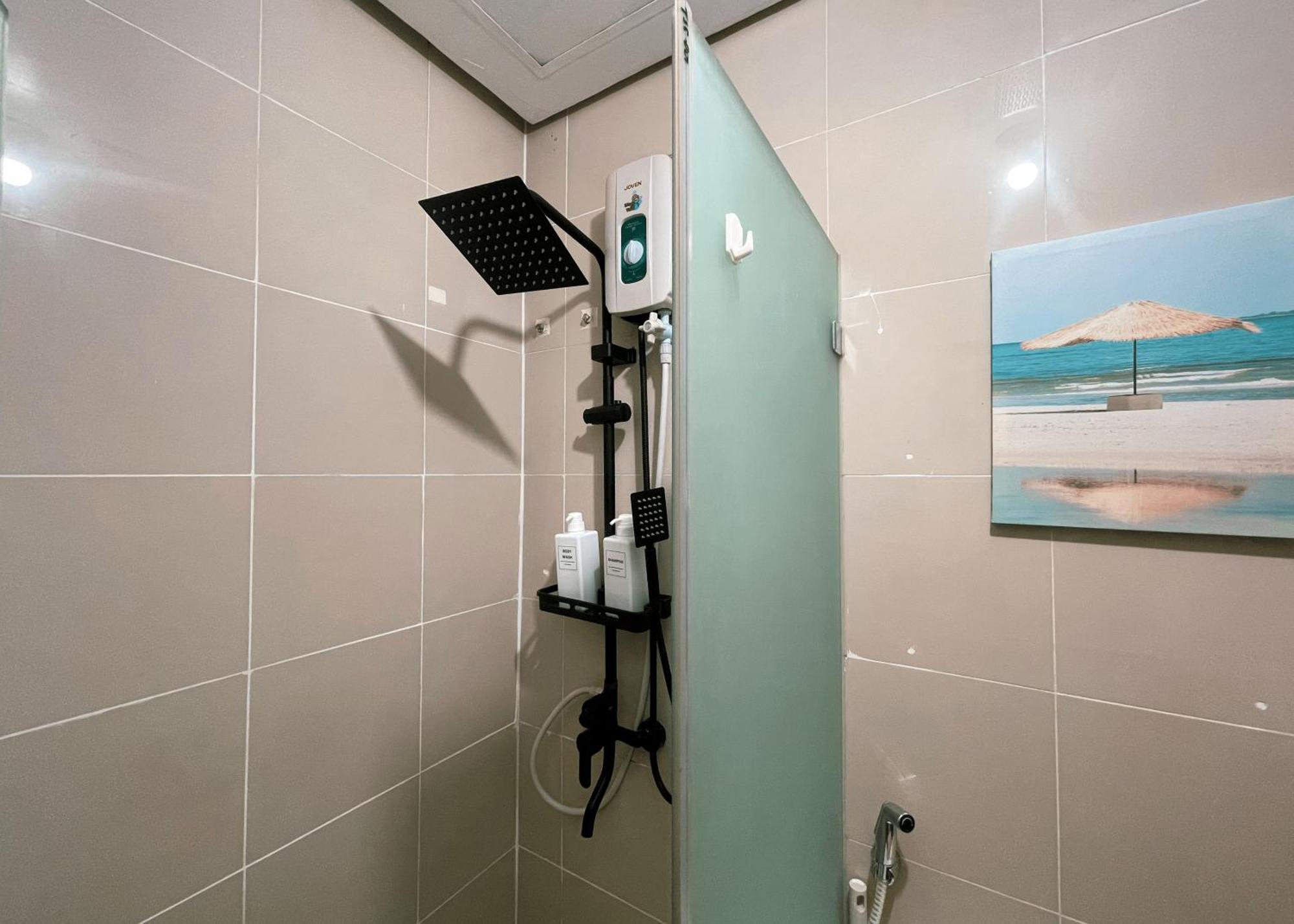 Cozy & Airy Near Venice Mall Free Pool & Gym Apartamento Manila