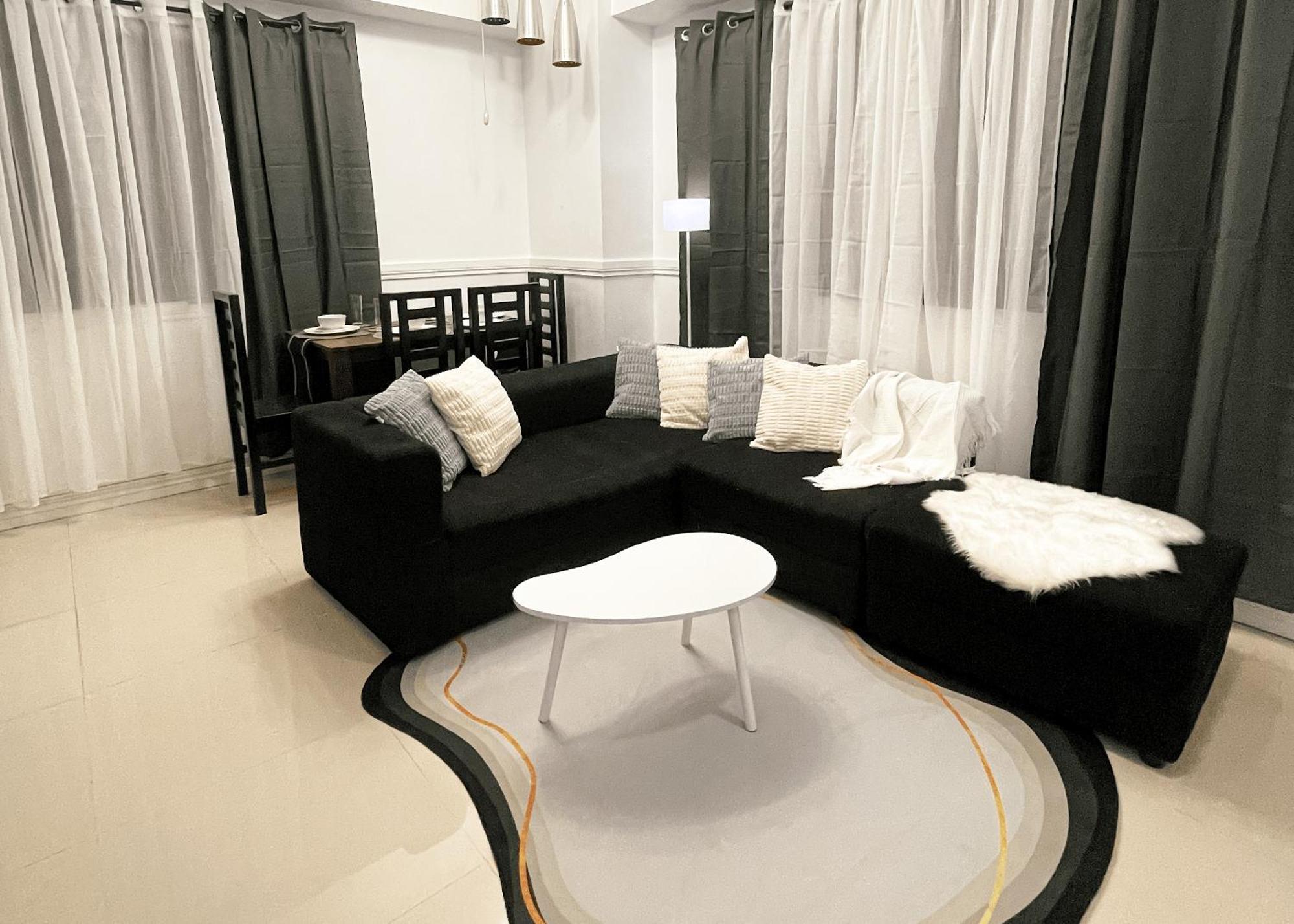 Cozy & Airy Near Venice Mall Free Pool & Gym Apartment