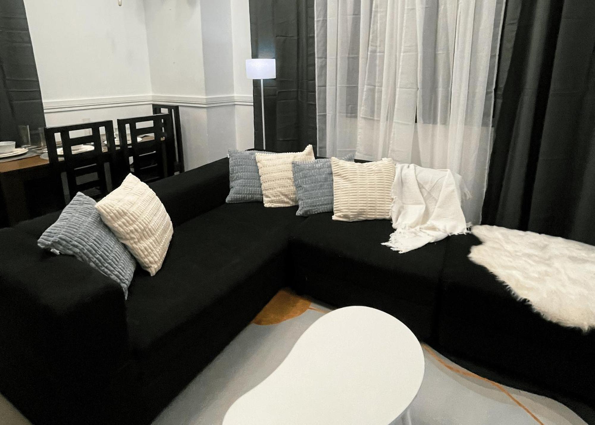 Cozy & Airy Near Venice Mall Free Pool & Gym *